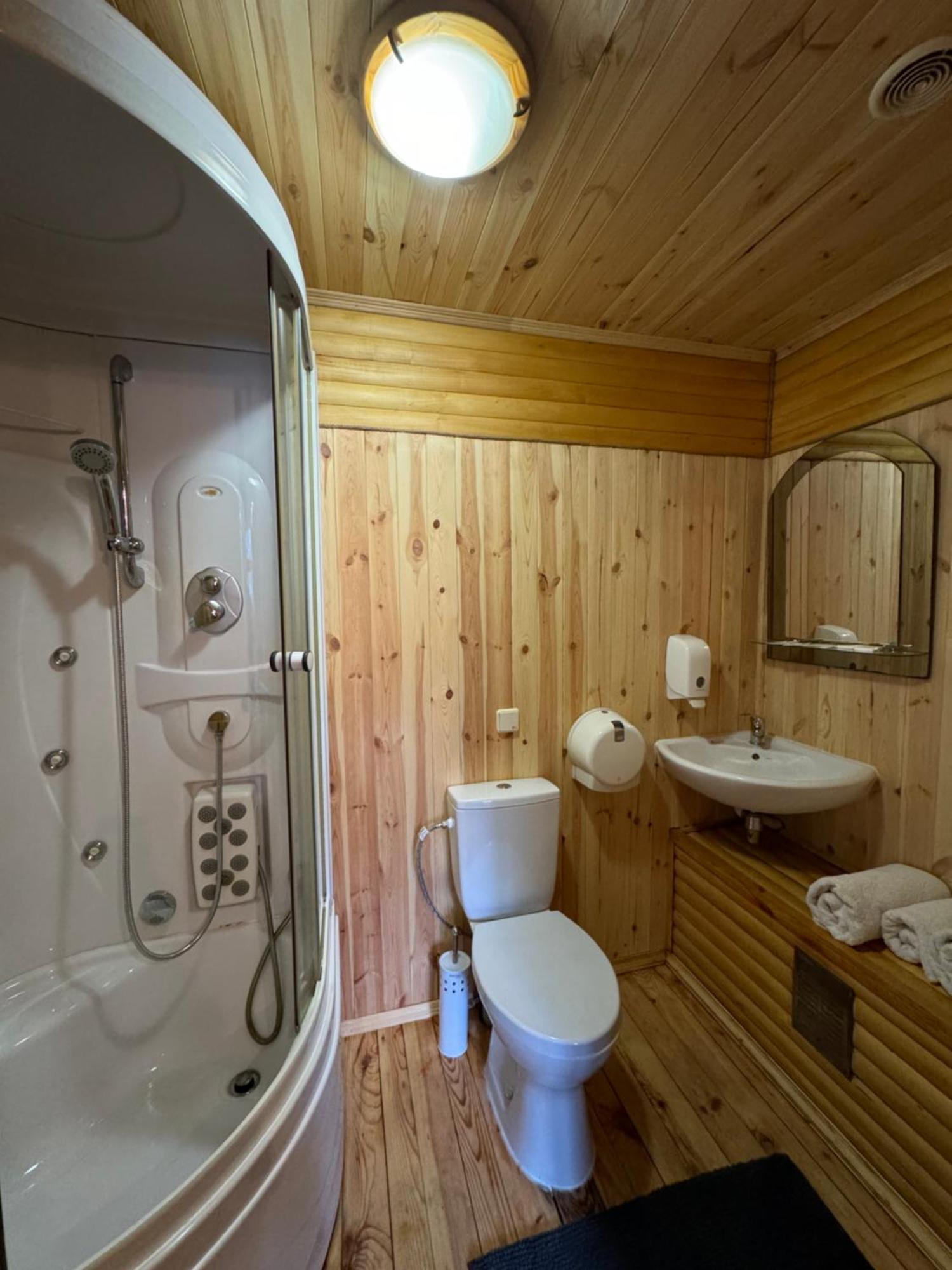 Tysha Forest Club Romankiv Luaran gambar
