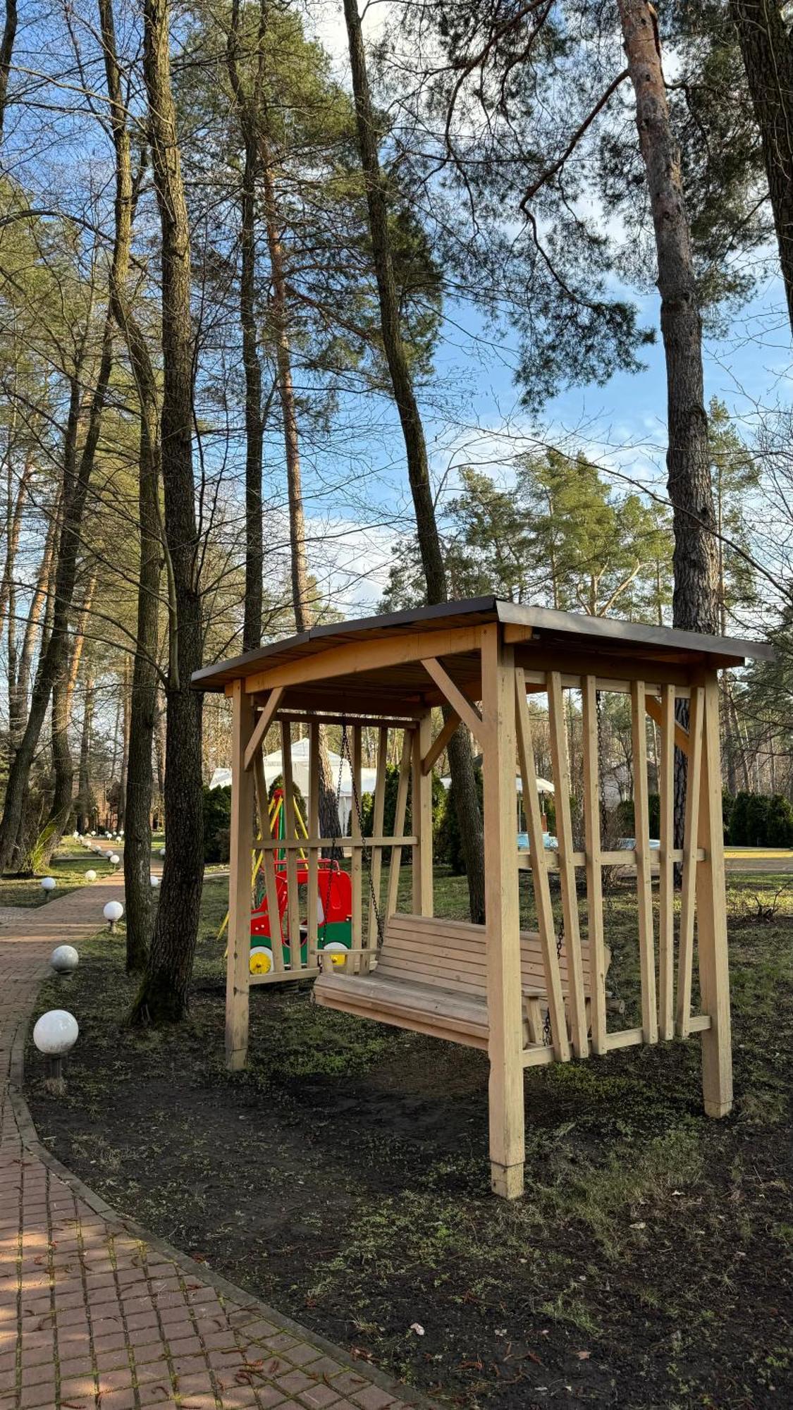Tysha Forest Club Romankiv Luaran gambar